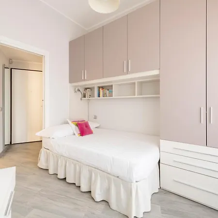 Adorable Centre, 2 Bd, 4 Guests ميلان